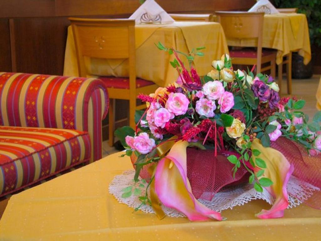 Hotel Villa Nadia Малчезине Екстериор снимка